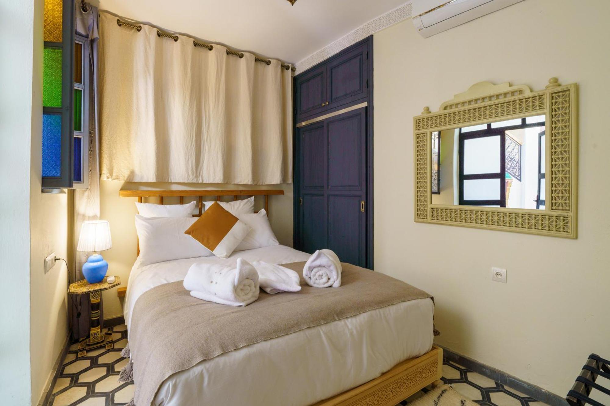 Riad 4 Chambres - Piscine & Petit Dejeuner Gratuit - Wifi Fibre Optique マラケシュ エクステリア 写真