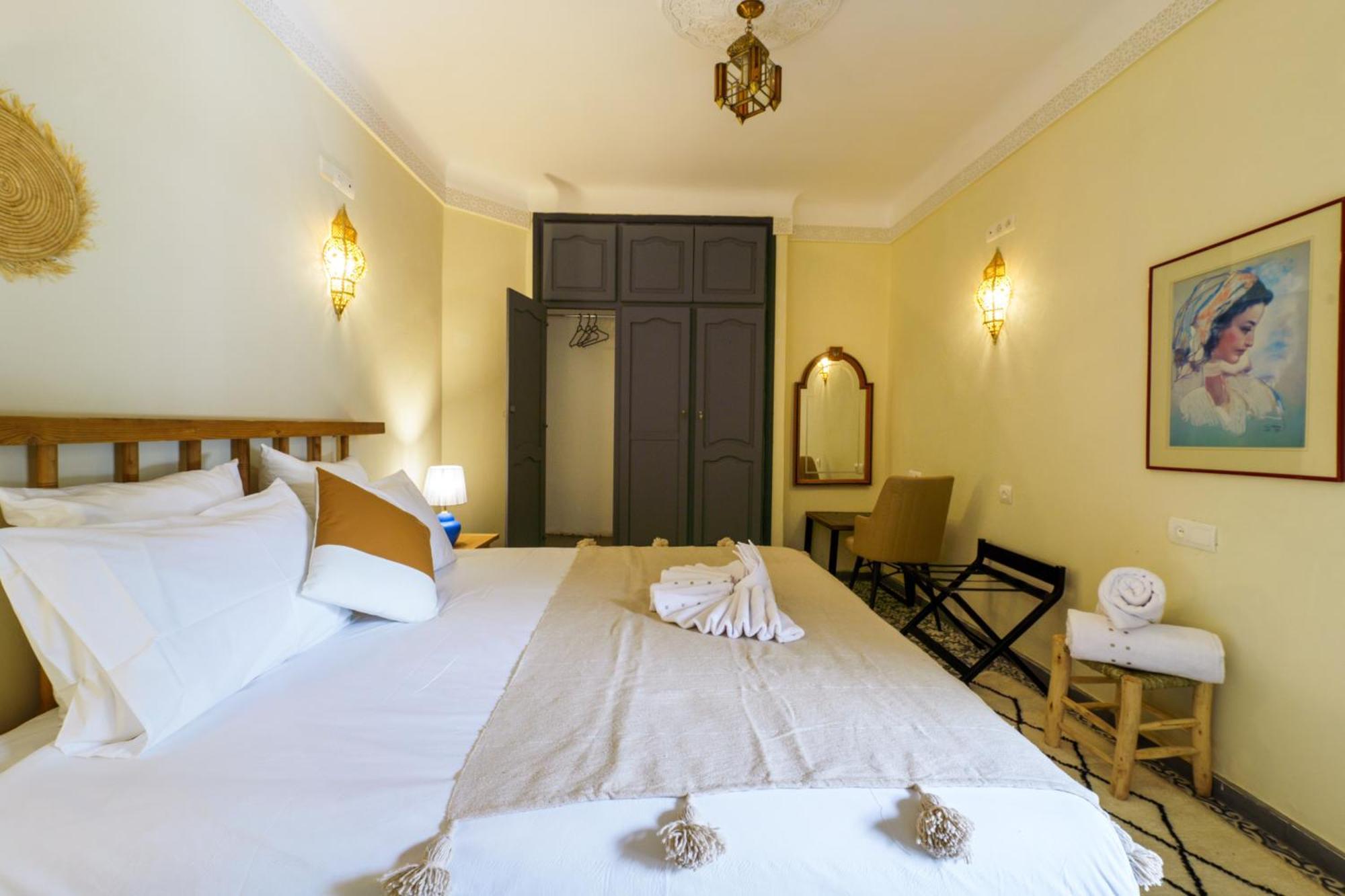 Riad 4 Chambres - Piscine & Petit Dejeuner Gratuit - Wifi Fibre Optique マラケシュ エクステリア 写真