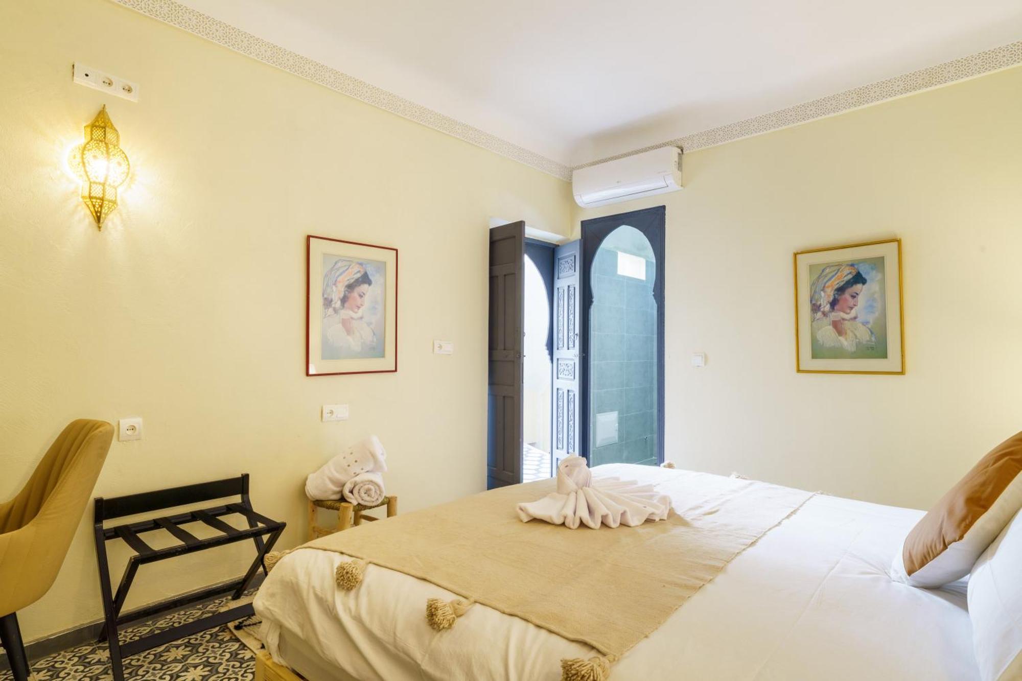 Riad 4 Chambres - Piscine & Petit Dejeuner Gratuit - Wifi Fibre Optique マラケシュ エクステリア 写真