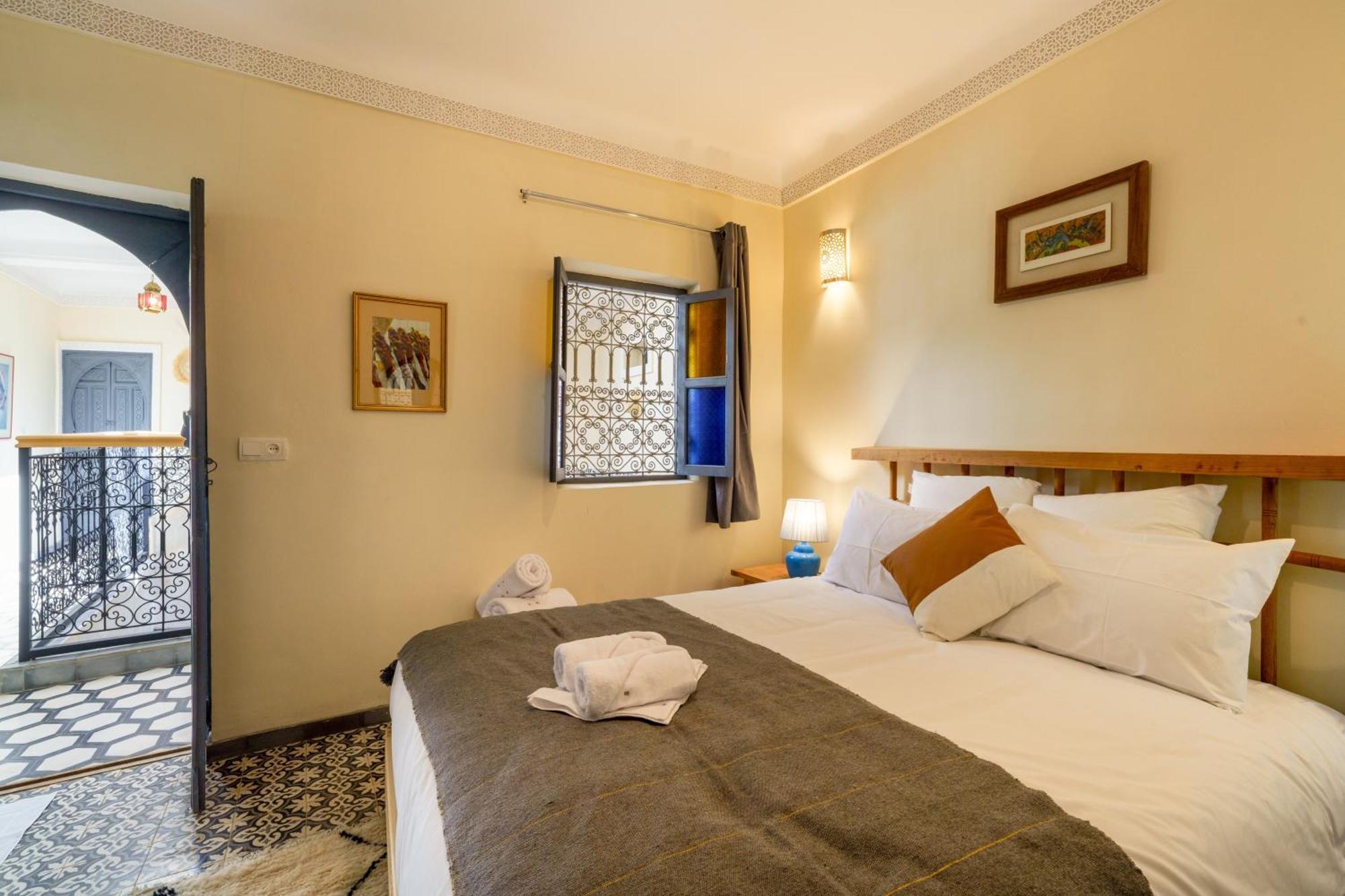Riad 4 Chambres - Piscine & Petit Dejeuner Gratuit - Wifi Fibre Optique マラケシュ エクステリア 写真