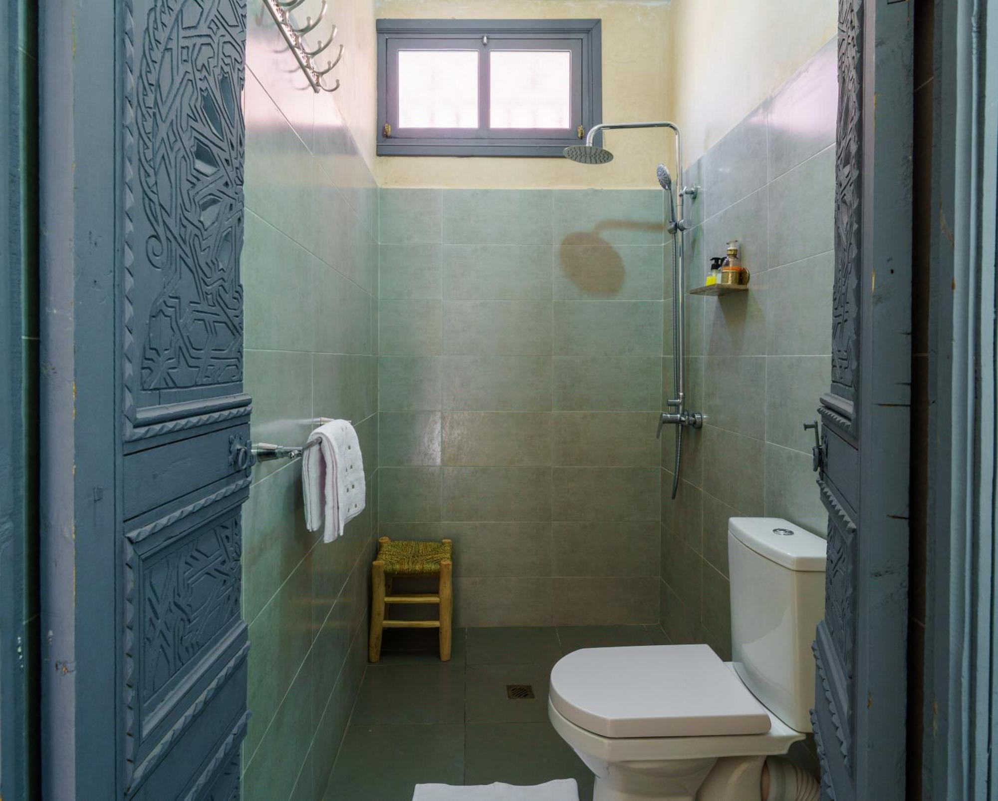 Riad 4 Chambres - Piscine & Petit Dejeuner Gratuit - Wifi Fibre Optique マラケシュ エクステリア 写真