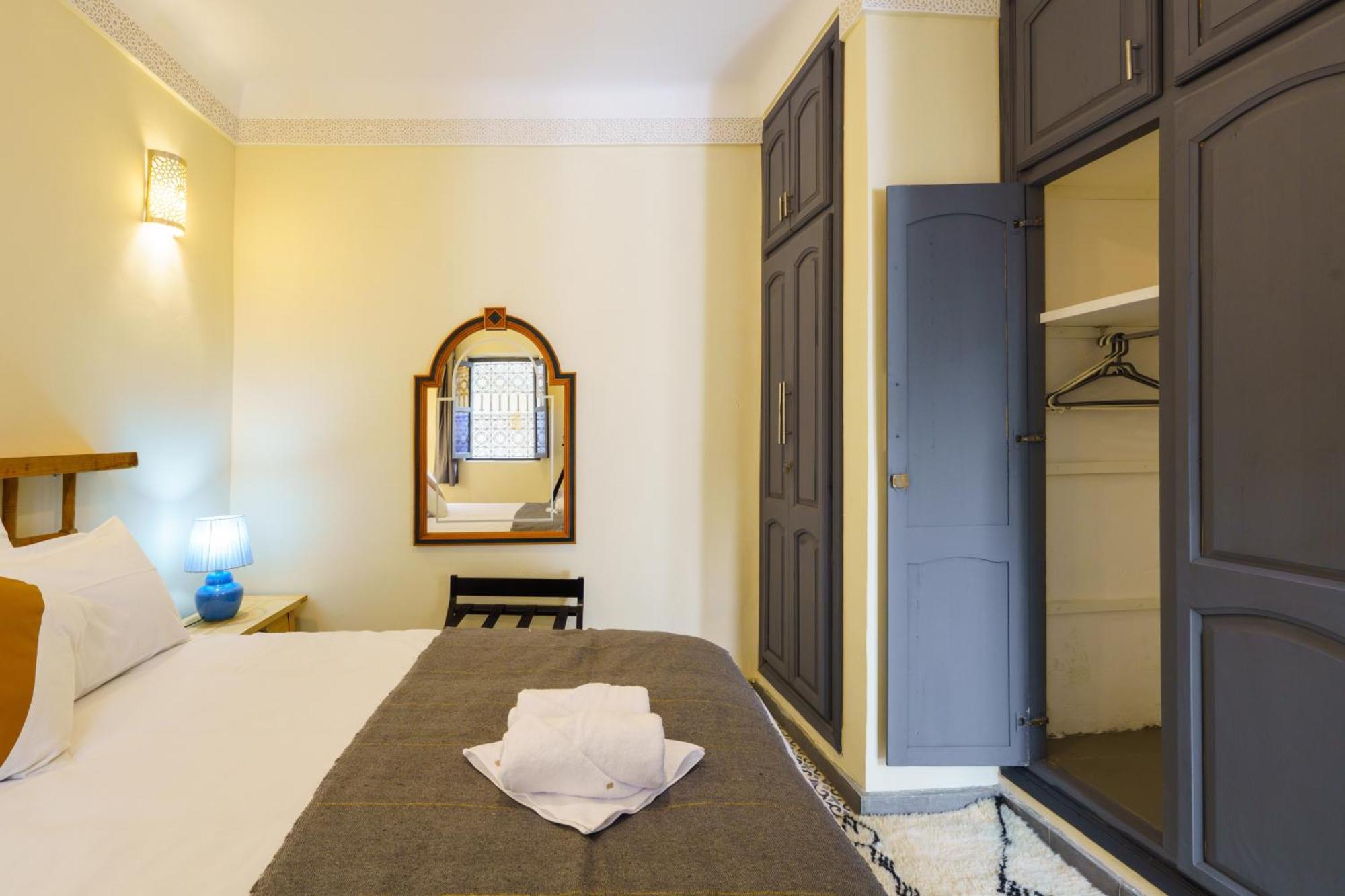 Riad 4 Chambres - Piscine & Petit Dejeuner Gratuit - Wifi Fibre Optique マラケシュ エクステリア 写真