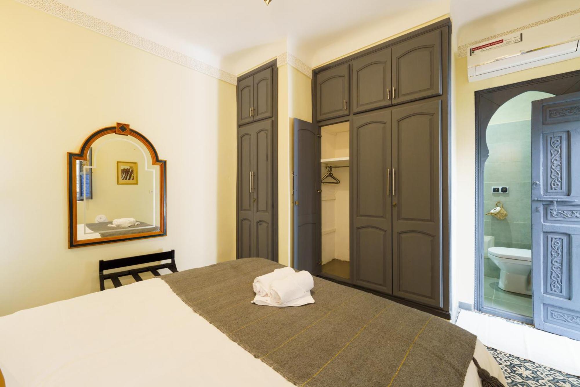 Riad 4 Chambres - Piscine & Petit Dejeuner Gratuit - Wifi Fibre Optique マラケシュ エクステリア 写真