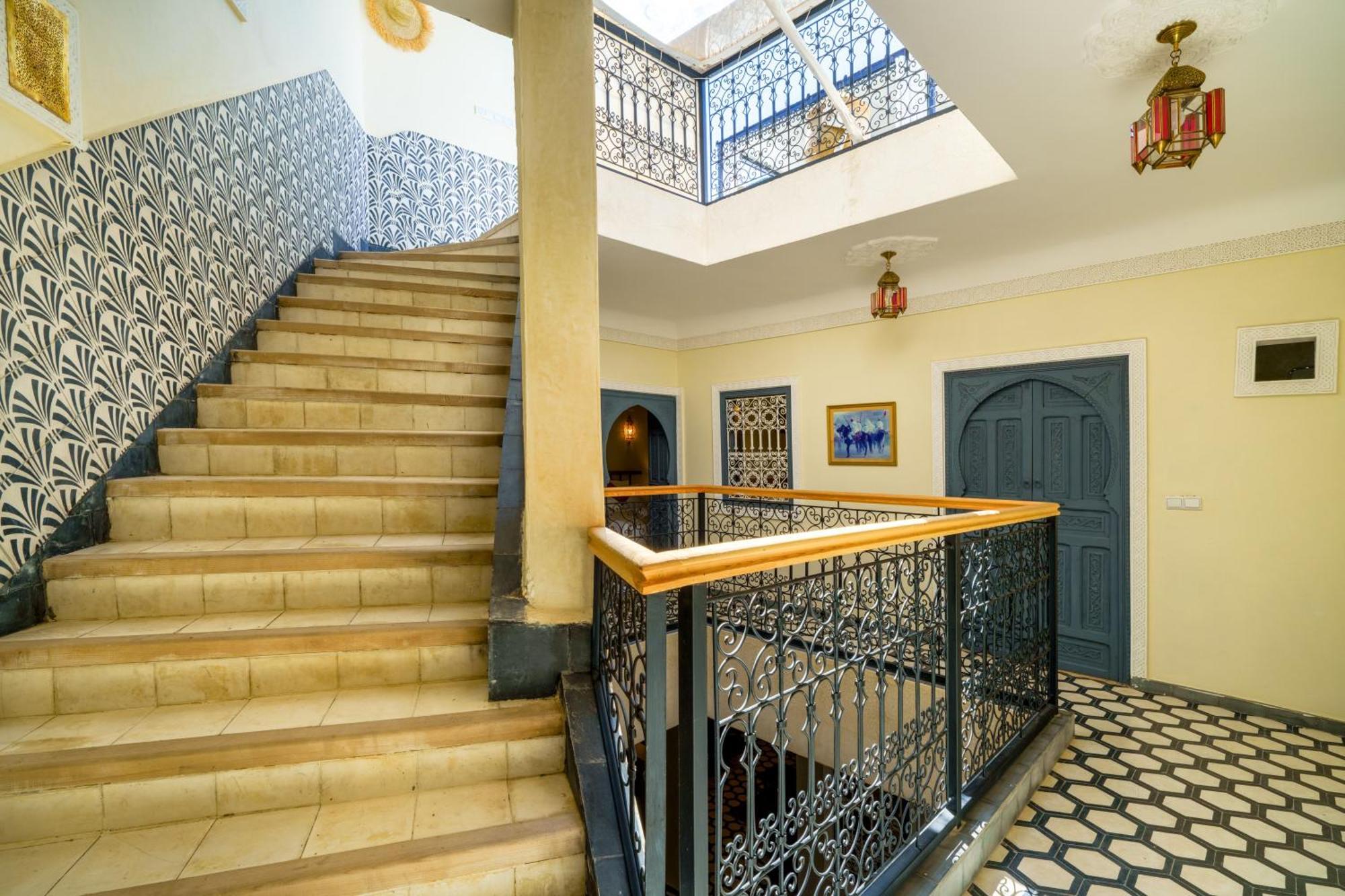 Riad 4 Chambres - Piscine & Petit Dejeuner Gratuit - Wifi Fibre Optique マラケシュ エクステリア 写真