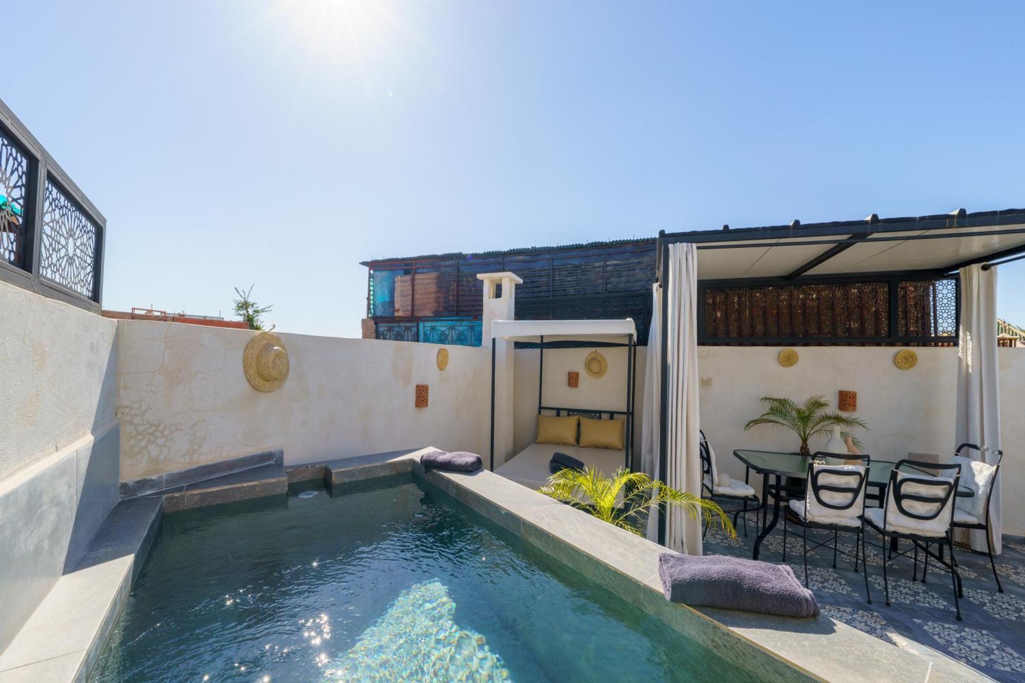 Riad 4 Chambres - Piscine & Petit Dejeuner Gratuit - Wifi Fibre Optique マラケシュ エクステリア 写真